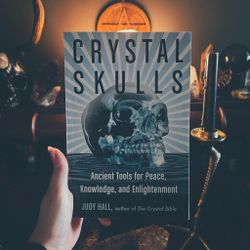 Bok "Crystal Skulls"