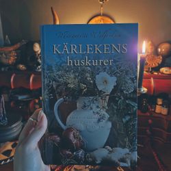 Bok "Kärlekens Huskurer - örter och kryddor som väcker lust och lycka"