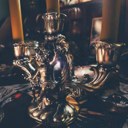 Trearmad Ljusstake med Kerub