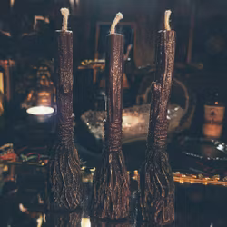 "Sweep Away"  Häxkvast - Ritualljus För Beskydd