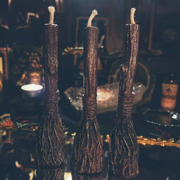 "Sweep Away"  Häxkvast - Ritualljus För Beskydd