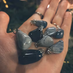 Hänge i Bergslagssten (Swedish Blue)