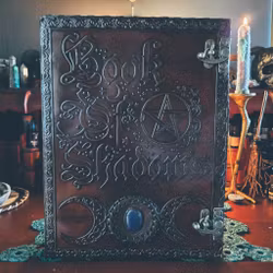 Stor Book of Shadows i Skinn