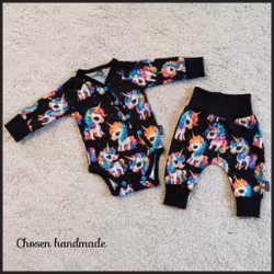 Set Body med knäppning & Byxa, Enhörningar på svart