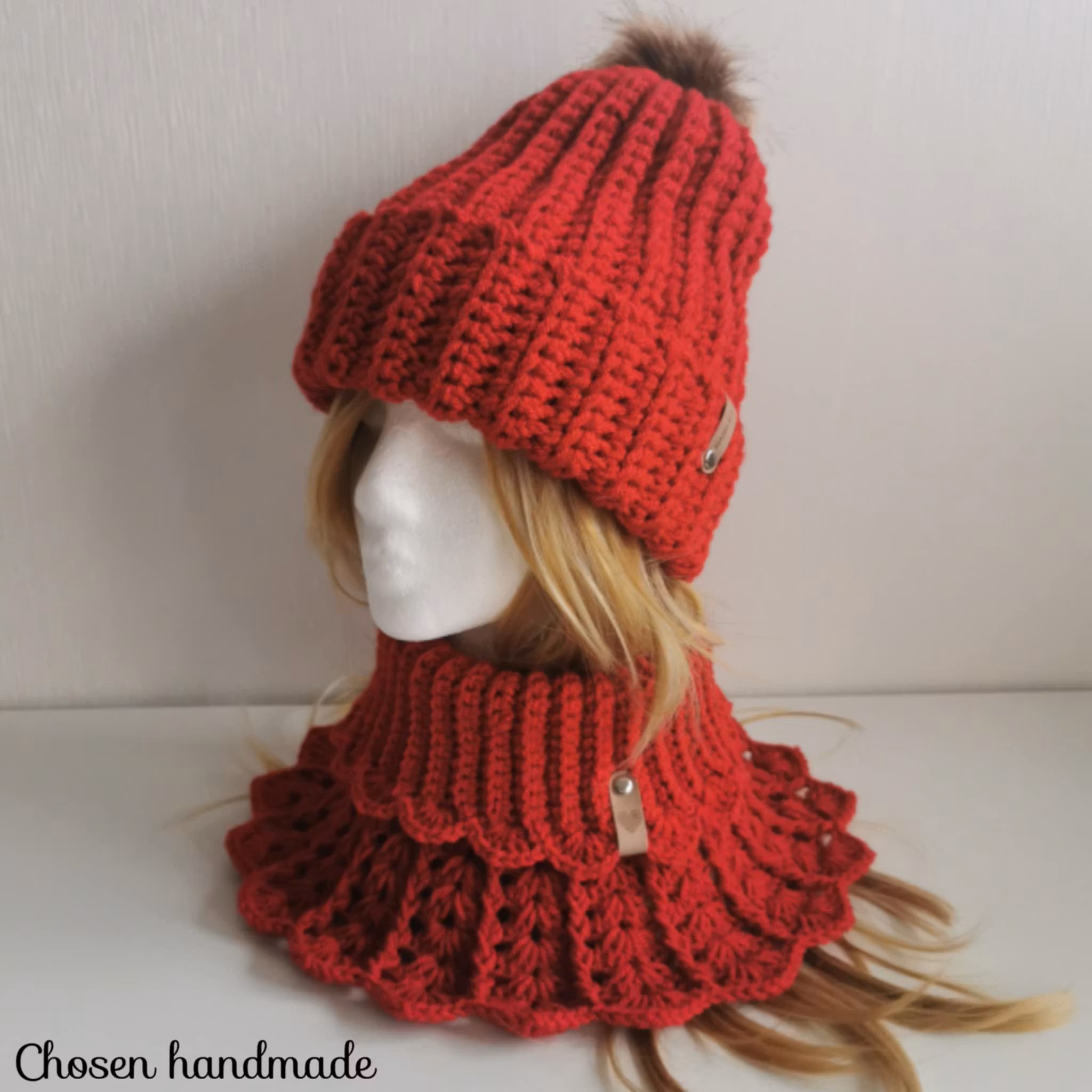 Matchande set, Valentine Halskrage & Love Mössa Röd