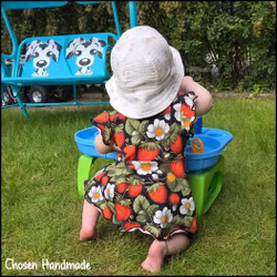 Klänning Sommardröm, jordgubbar