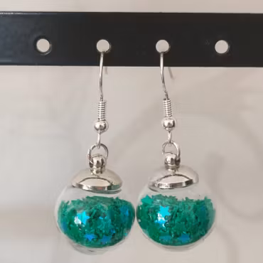 Örhängen glasglob med mörkgrönt stjärnglitter