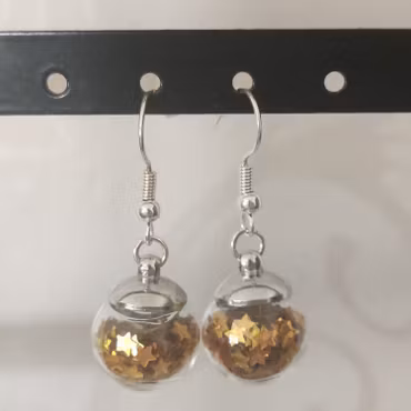 Örhängen glasglob med guld stjärnglitter