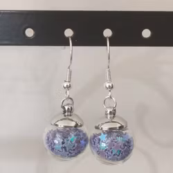 Örhängen glasglob med lilablå stjärnglitter