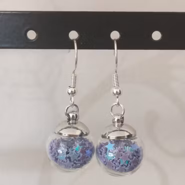 Örhängen glasglob med lilablå stjärnglitter