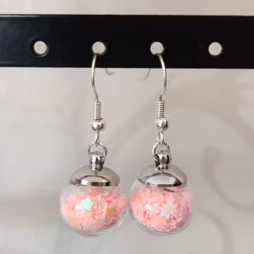 Örhängen glasglob med ljusrosa stjärnglitter