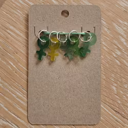 Stickmarkörer småberlocker gröna kvinnosymboler 5-pack