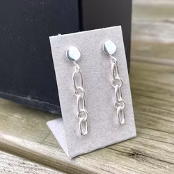 Örhängen med kedja