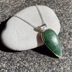 Halsband med sepentin