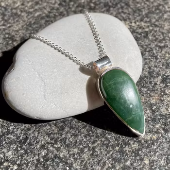 Halsband med sepentin