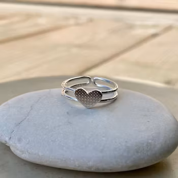 Ställbar ring med hjärta