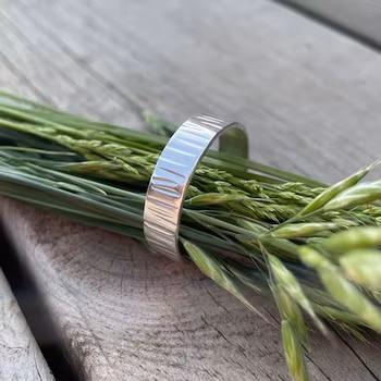 Ring med oregelbundet mönster, större storlekar