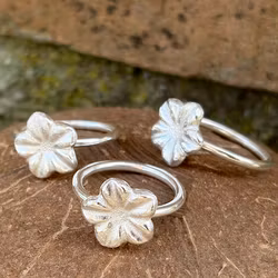 Ring med gjuten blomma, flera stl