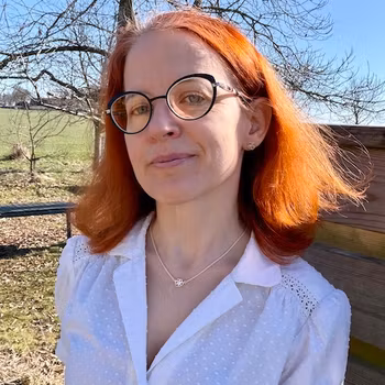 Barnhalsband med blåsippa