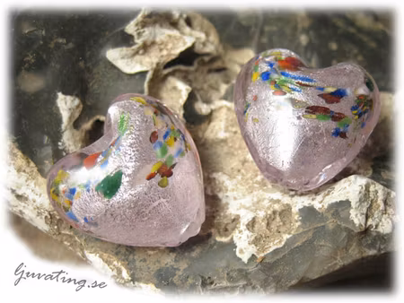 Rosa bulligt hjärta med multifläckar ca 20mm