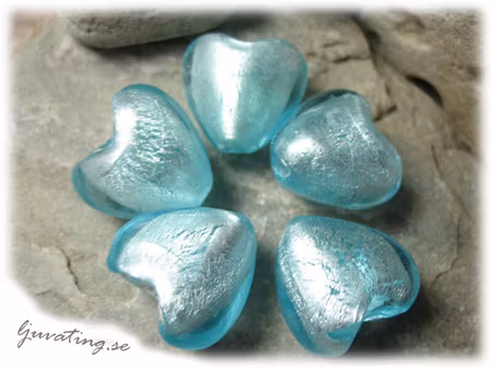 Ljusblått bulligt hjärta ca 16mm