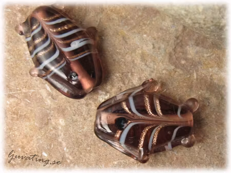 Violett stor fisk ca 24x21 mm