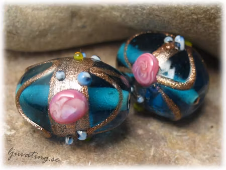 Aquablå oval ca 18x13 mm