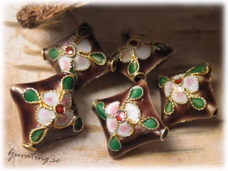 Cloisonne brun kudde ca 16x16 mm