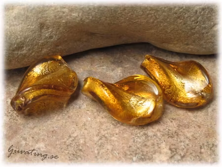 Topaz vriden silverfoil pärla ca 18x15 mm