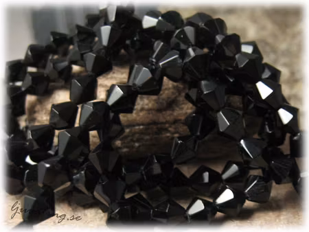 Jet svart facetterad bicone 30-pack ca 6 mm