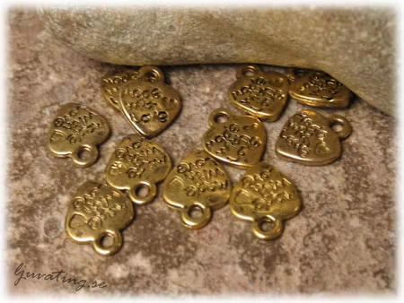 Berlock hjärta guldigt Made with love ca 10x12 mm