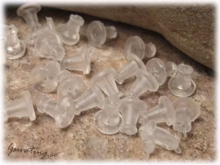 Örhänge stoppar i plast 20-pack ca 5 mm
