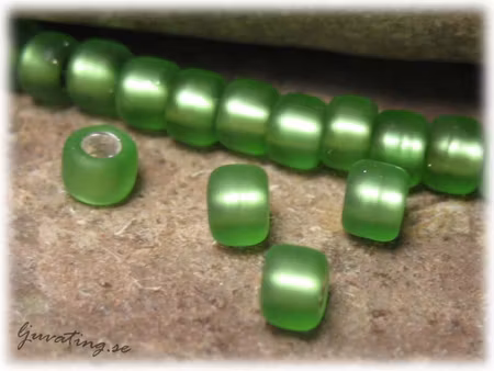 Matsuno apple green frostad silverlined 8/0