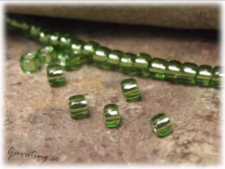 Matsuno apple green silverlined 11/0