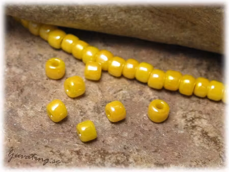 Matsuno gul opaque Rainbow 11/0