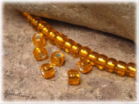 Matsuno light orange silverlined 11/0