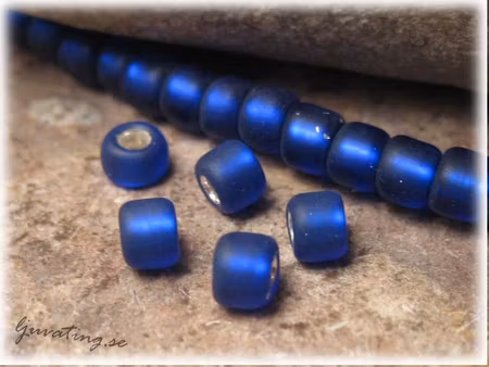 Matsuno Royal blue frostad silverlined 8/0