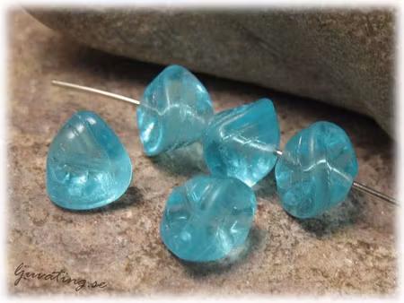 Ljusblå oregelbunden triangel pärla 6-pack 10x8mm