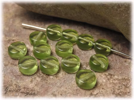 Litet grönt mynt glaspärla 20-pack ca 6 mm