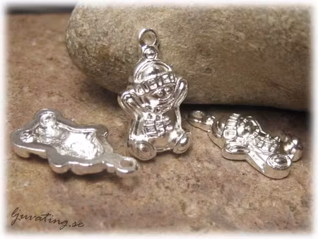 Berlock nalle silverfärgad ca 19x10,5 mm