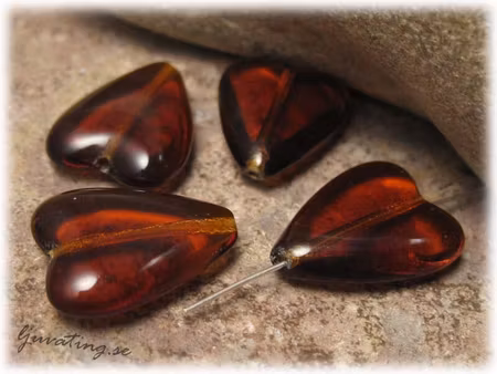 Hjärta brun glaspärla 4-pack ca 13x16 mm