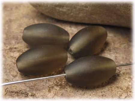 Gråsvart black diamond matt oval 4-pack ca 14x8 mm