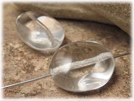 Clear crystal lätt ovalformad ca 18x16 mm