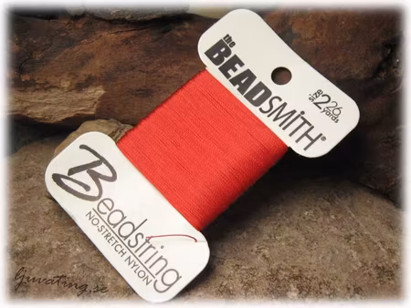 Tunn nylontråd röd BeadSmith