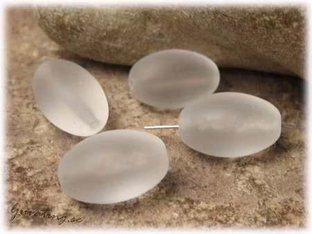 Matt frostad oval ca 14,5x9,5 mm