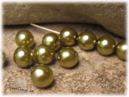 Vaxad olivgrön glaspärla 10-pack ca 6 mm