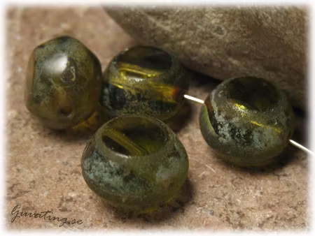 Grön med runt fönster ca 12x8 mm