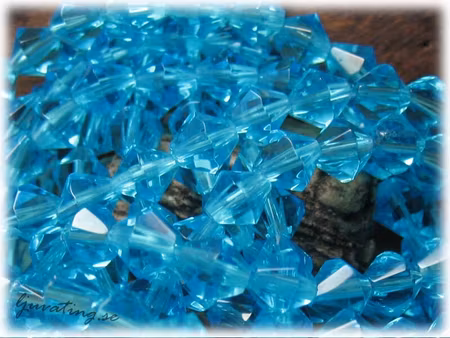 Aquablå facetterad bicone 30-pack ca 6 mm