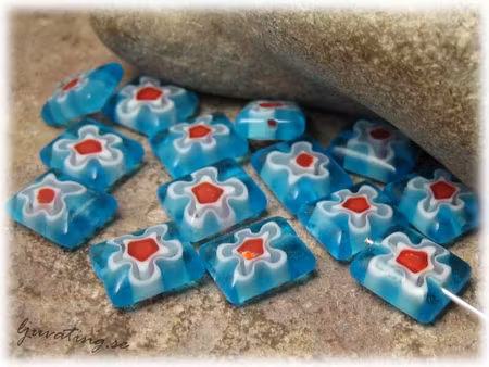 Basfärg aquablå rektangel ca 10x8 mm