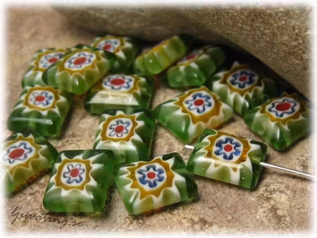 Basfärg grön rektangel ca 10x8 mm